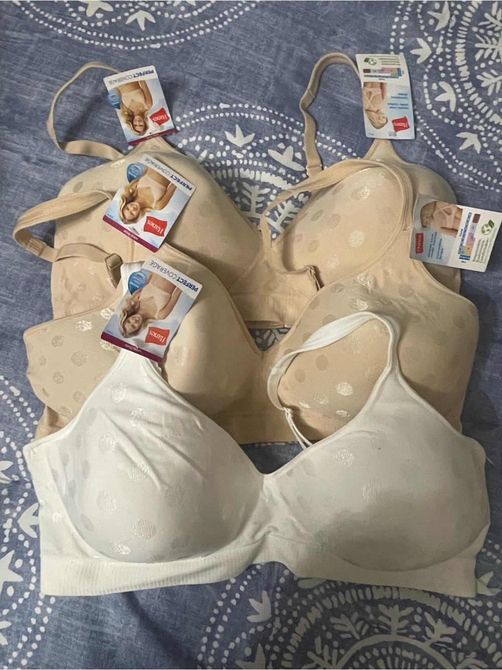 Hanes Women’s Smooth Comfort Bras in White and Nude Set
